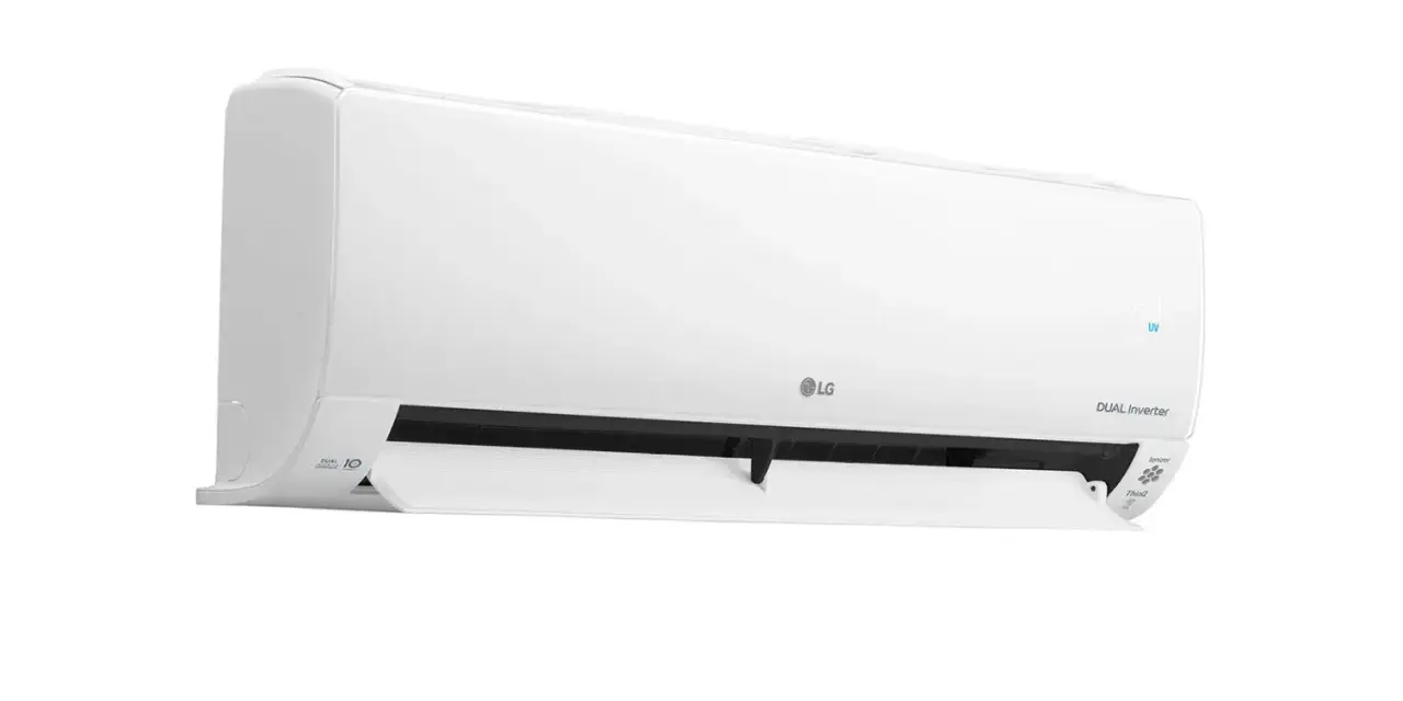 Biały klimatyzator LG Deluxe 5kW z technologią Dual Inverter, zapewniający komfort i oszczędność energii.