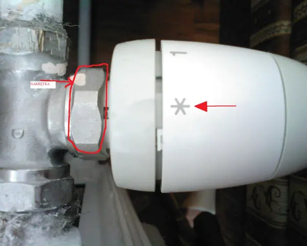 Nakrętka głowicy termostatycznej, pokazująca jak działa głowica termostatyczna.